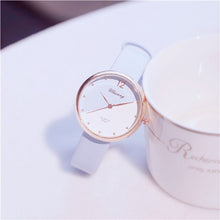 Load image into Gallery viewer, Luxury Plastic Analog Wristwatch
